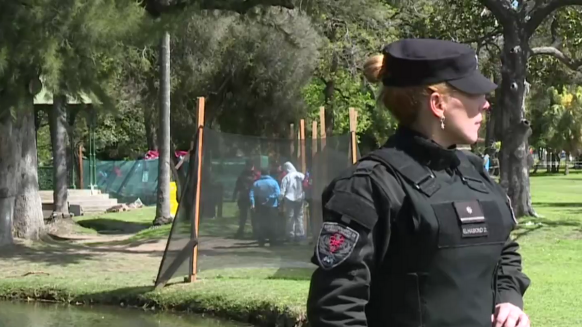 Encontraron Un Cad Ver Flotando En Los Lagos De Palermo