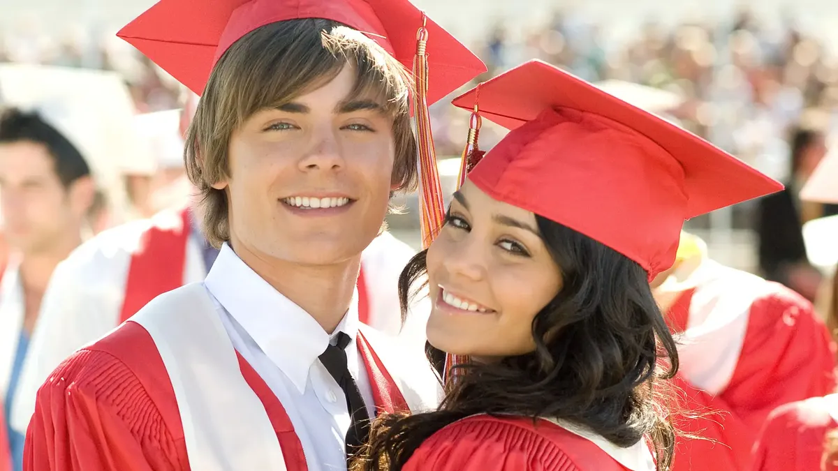 Vuelven Zac Efron y Vanessa Hudgens dan señales de reconciliación y