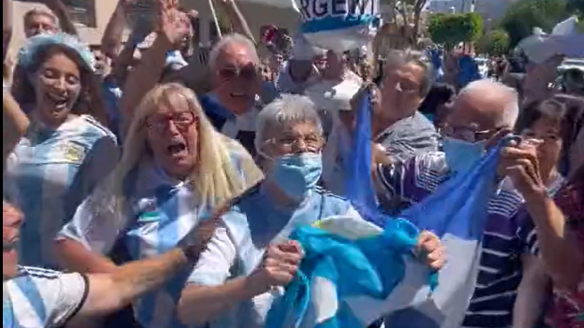 Video el eufórico festejo de Abuela la la la por la tercera Copa del