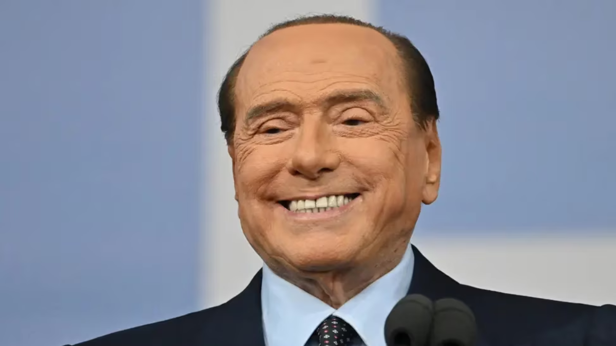 Silvio Berlusconi Fue Internado En Mil N Por Problemas Card Acos