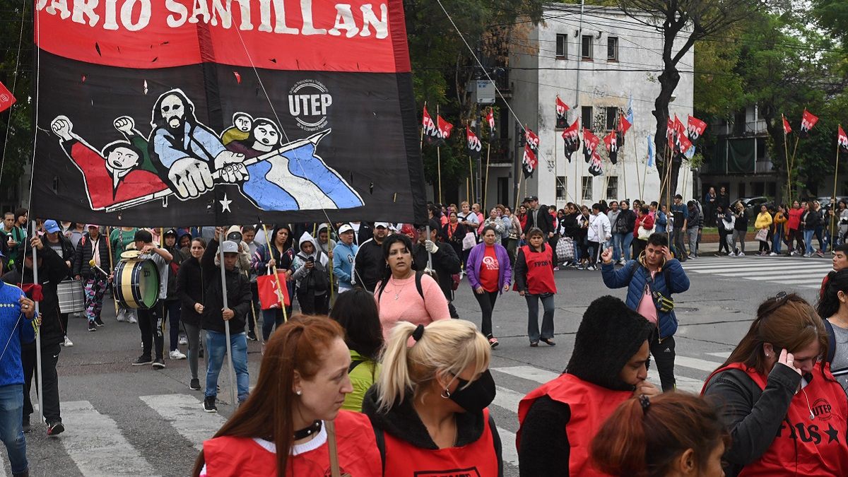 Organizaciones Sociales Protestaron En Mataderos Contra El Recorte De