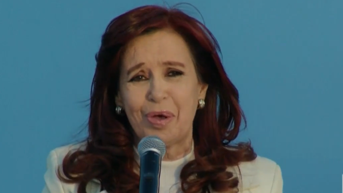 Cristina Kirchner criticó el acuerdo del Gobierno con la UBA Esto