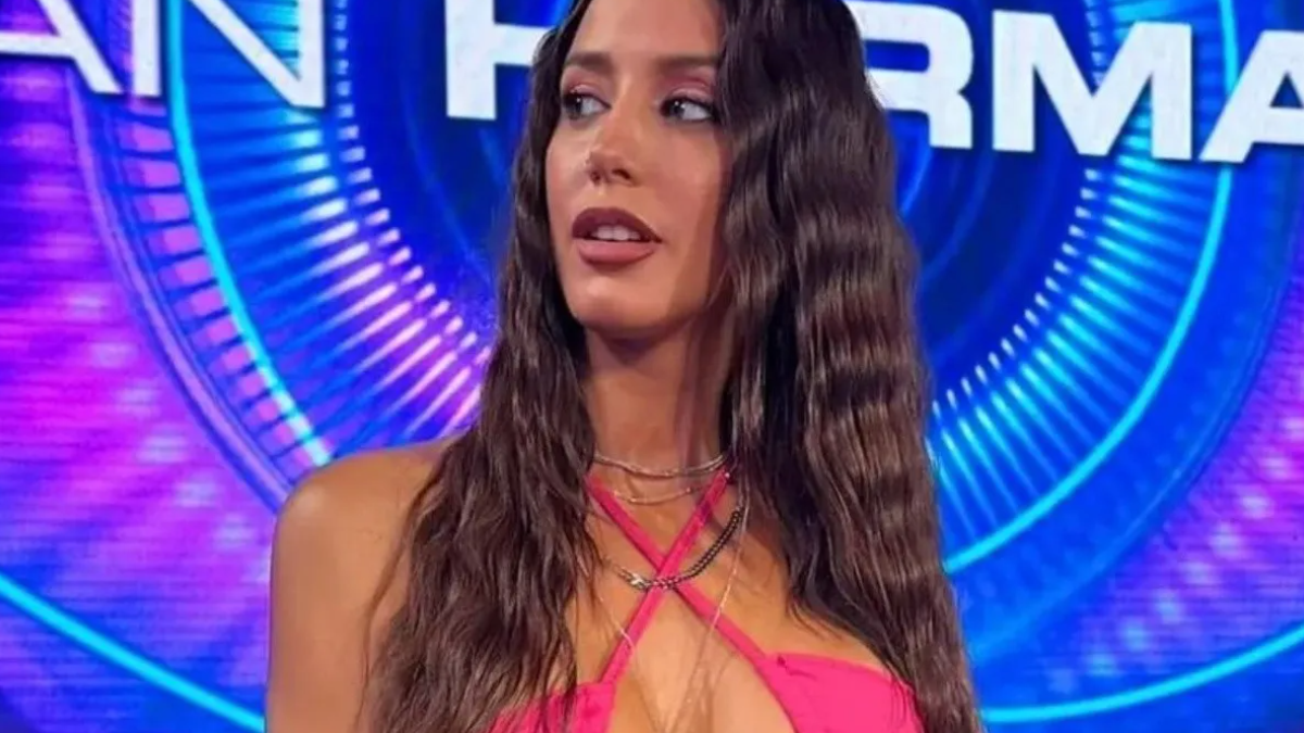 Juliana D Az De Gran Hermano Luci Una Microbikini Roja Que Marca