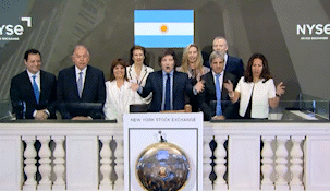 un euforico milei hizo sonar la campana en wall street y establecio las condiciones para salir del cepo un euforico milei hizo sonar la campana en wall street y establecio las condiciones para salir del cepo