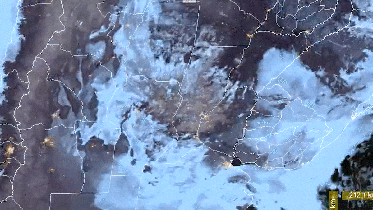La niebla y la neblina se concentran en el centro de la Argentina. La niebla y la neblina se concentran en el centro de la Argentina.