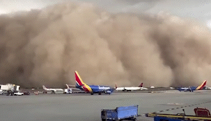 En redes sociales se viralizaron varios videos de la tormenta de arena. En redes sociales se viralizaron varios videos de la tormenta de arena.