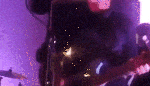 escalofriante video: un cantante se electrocuto y se desplomo en el escenario durante un show en vivo escalofriante video: un cantante se electrocuto y se desplomo en el escenario durante un show en vivo