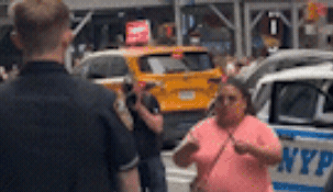 ataque en times square: una mujer acuchillo a dos personas y fue abatida por la policia