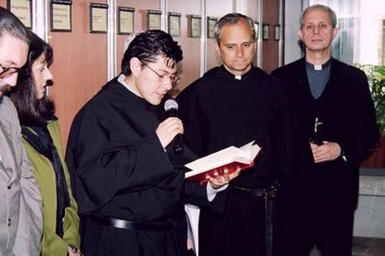 Prevost en el año 2004 en Argentina.