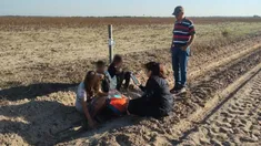 Los tres hermanos fueron encontrados este domingo en una zona rural. Los tres hermanos fueron encontrados este domingo en una zona rural.