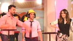 Famosa vio un OVNI; la deuda maldita de la diva; y padre de modelo vende celulares Famosa vio un OVNI; la deuda maldita de la diva; y padre de modelo vende celulares