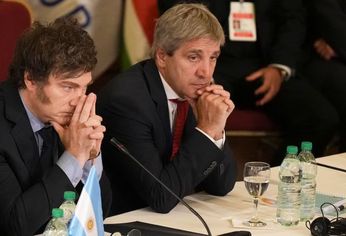 Javier Milei junto a Luis Caputo.&nbsp;