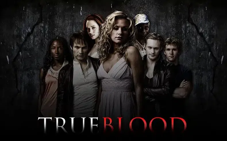 True Blood, una serie de drama sobrenatural que enlaza el mundo cotidiano con el de los vampiros, en conjunto con el de otros seres mitológicos. La serie éxito de HBO desembarca en Netflix. 