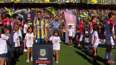 Estudiantes realizó el pasillo de espaldas contra Rosario Central. Estudiantes realizó el pasillo de espaldas contra Rosario Central.