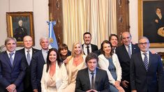 Javier Milei y su Gabinete. Javier Milei y su Gabinete.