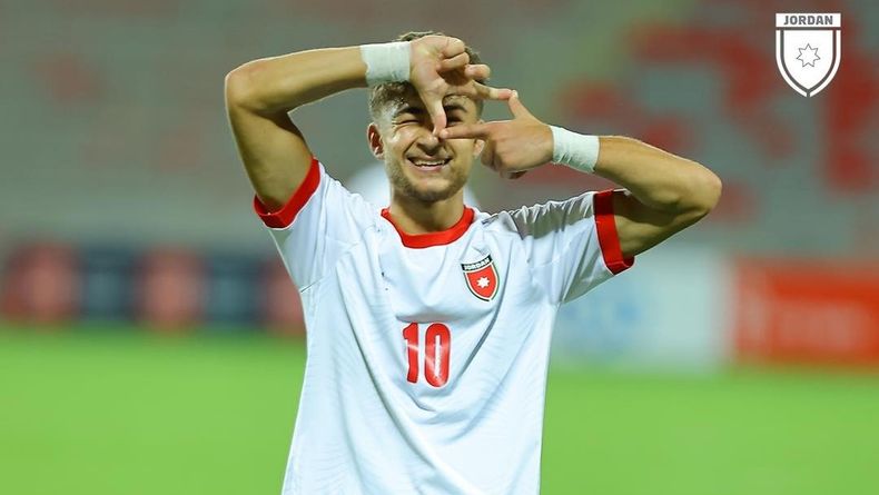 Al-Fakhouri mide 1,80m y es una de los 