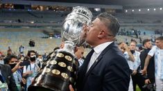 El Chiqui Tapia, oriundo de San Juan, es devoto de la Difunta Correa. El Chiqui Tapia, oriundo de San Juan, es devoto de la Difunta Correa.