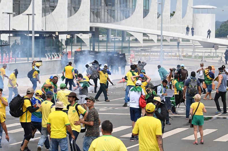Bolsonaristas entraron al Congreso de Brasil.
