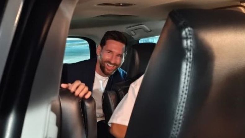 Messi fue recibido por una multitud en Calcuta.