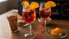 La receta de tinto de verano perfecta para disfrutar una noche de verano. La receta de tinto de verano perfecta para disfrutar una noche de verano.