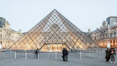 El mandatario francés llamó a acelerar las medidas de seguridad en el Louvre tras el robo El mandatario francés llamó a acelerar las medidas de seguridad en el Louvre tras el robo