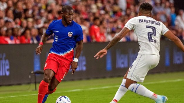 Yunus Musah, el norteamericano que juega en el Milan, hizo el primer gol y fue una de las figuras.
