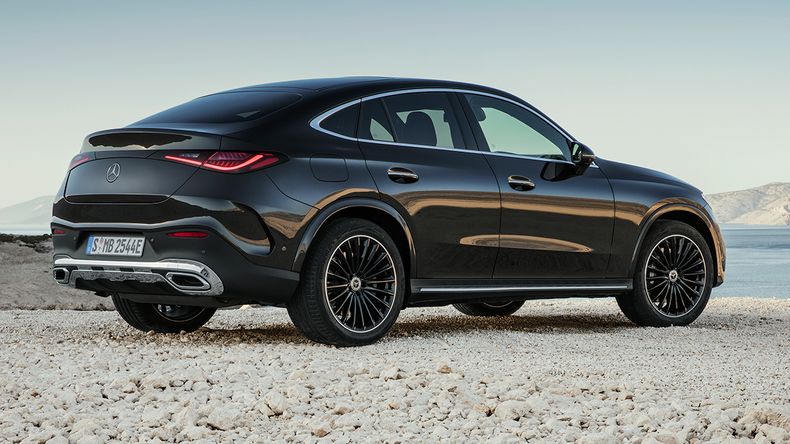 El modelo cuenta con la estética deportiva de la línea AMG.