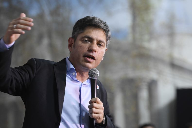 Axel Kicillof acusó a Estados Unidos de intervenir en la democracia argentina y hacer un negocio con Milei