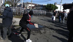 Incidentes en Lanús tras la muerte de Morena: vecinos arrojaron piedras contra la Policía.
