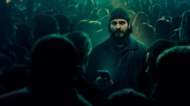 Este emocionante drama de suspenso, basado en la novela homónima de Afsin Kum, se estrenó globalmente el 18 de enero de 2024, con un total de 8 episodios.