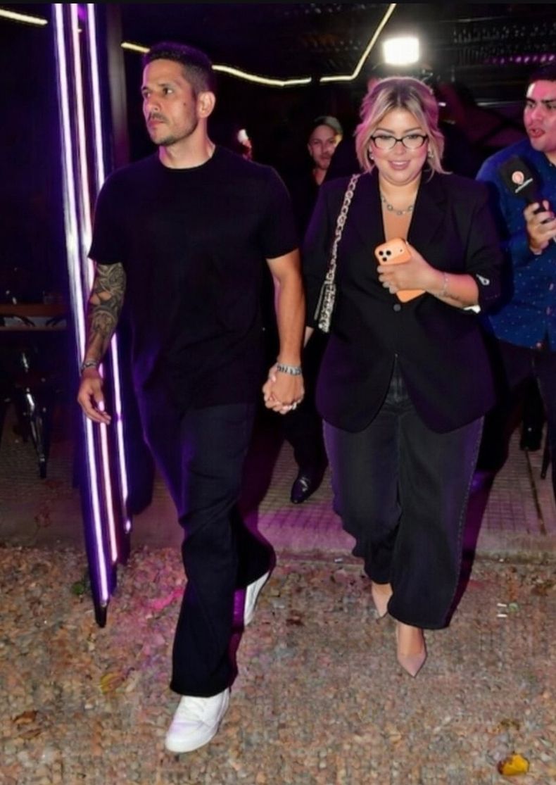 Wanda Nara y Martín Migueles de la mano en el evento de cierre de MasterChef Celebrity.