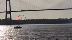 El piloto pasó por debajo del puente Rosario-Victoria. El piloto pasó por debajo del puente Rosario-Victoria.