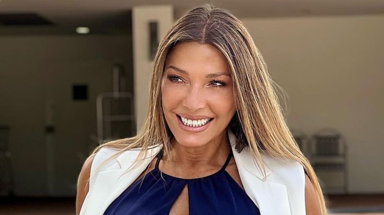 Catherine Fulop Record Su Viaje A Punta Cana Donde Luci Una Microbikini Furor A La Orilla Del Mar