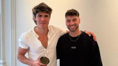 Marcos Ginocchio y Tato Algorta protagonizarán una serie tras ganar Gran Hermano. Marcos Ginocchio y Tato Algorta protagonizarán una serie tras ganar Gran Hermano.