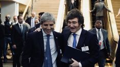 El equipo económico de Caputo logró licitar el nuevo bono en dólares sobre la par. El equipo económico de Caputo logró licitar el nuevo bono en dólares sobre la par.