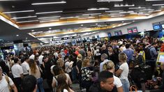 El paro de 24 horas de aeronáuticos del miércoles podría traer complicaciones en los vuelos.