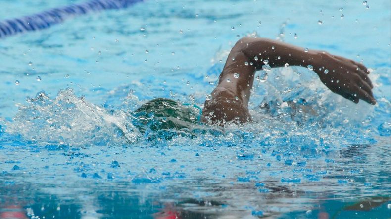Tras procesar una gran cantidad de datos objetivos, la inteligencia artificial determinó que la natación es el deporte más completo