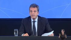 En su asunción, Massa reafirmó el compromiso de avanzar con un congelamiento de la planta del Estado. En su asunción, Massa reafirmó el compromiso de avanzar con un congelamiento de la planta del Estado.