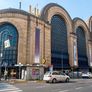 El imponente Mercado de Abasto, reconvertido en shopping.