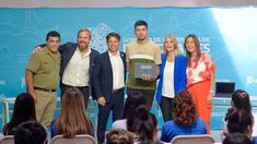 Conectar Igualdad Bonaerense: Kicillof entregó notebooks a alumnos de Ezeiza Conectar Igualdad Bonaerense: Kicillof entregó notebooks a alumnos de Ezeiza