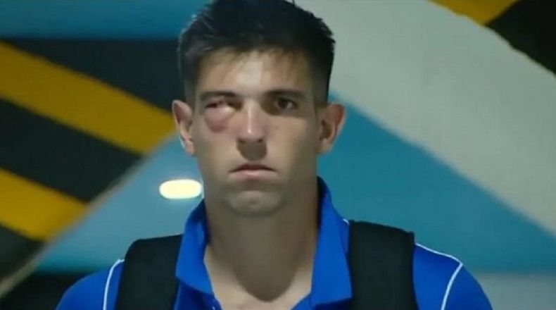 Así se retiró Facundo Altamirano de la cancha de Racing.