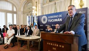 El gobernador de Tucumán, Osvaldo Jaldo, en la Casa de Gobierno local.