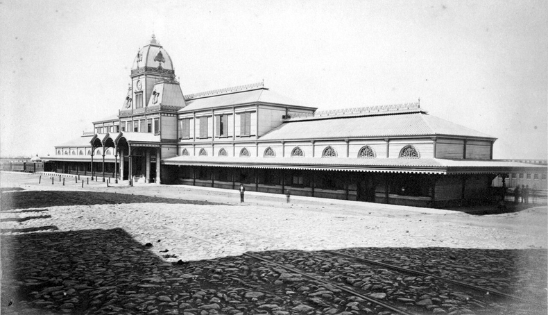 La Estación Central de Buenos Aires fue destruida por un incendio en 1897.