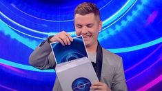 Santiago del Moro confirmó la suspensión de la gala de nominación de los miércoles. Santiago del Moro confirmó la suspensión de la gala de nominación de los miércoles.