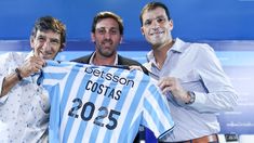 Gustavo Costas seguirá como DT de Racing un año más. Gustavo Costas seguirá como DT de Racing un año más.