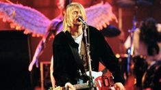 El suicidio de Kurt Cobain provocó que sus instrumentos sean muy codiciados. El suicidio de Kurt Cobain provocó que sus instrumentos sean muy codiciados.