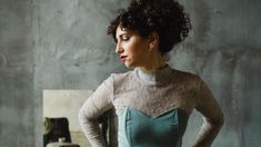 La artista emociona a su público con el nuevo material disponible en todas las plataformas digitales. La artista emociona a su público con el nuevo material disponible en todas las plataformas digitales.