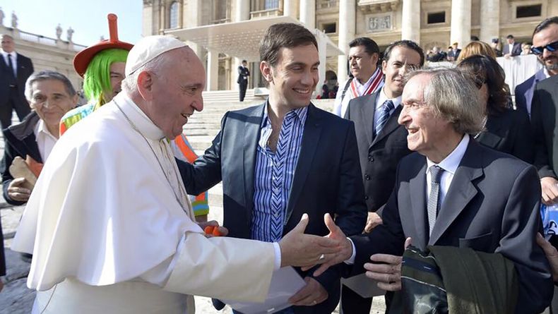 En 2016, Balá se reunió con Francisco en Roma.