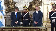 Javier Milei le tomó juramento a Diego Santilli como nuevo ministro del Interior Javier Milei le tomó juramento a Diego Santilli como nuevo ministro del Interior