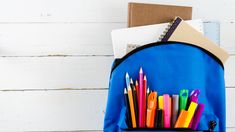 Los titulares de AUH y SUAF podrán recibir la Ayuda Escolar Anual. Los titulares de AUH y SUAF podrán recibir la Ayuda Escolar Anual.